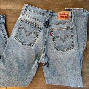 Levi's Classic Light Blue Straight Jeans